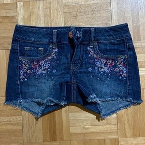 American Eagle shortie floral jean shorts
